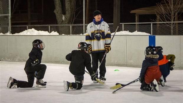 Beau succès pour les ateliers de hockey communautaire avec les Albatros 