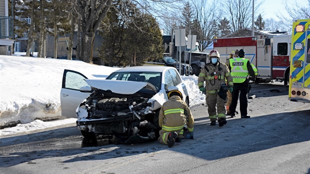 Collision frontale sur la rue Fraser à Rivière-du-Loup