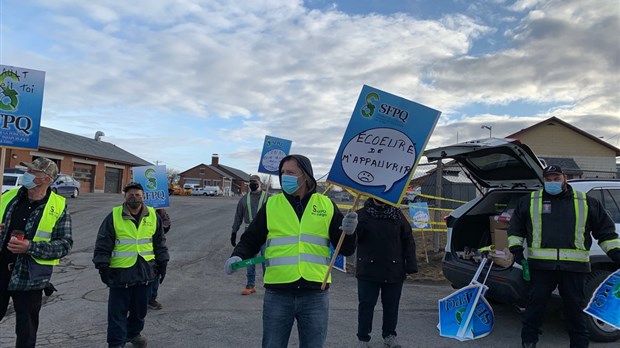 Les ouvriers du MTQ en Gaspésie manifestent leur impatience