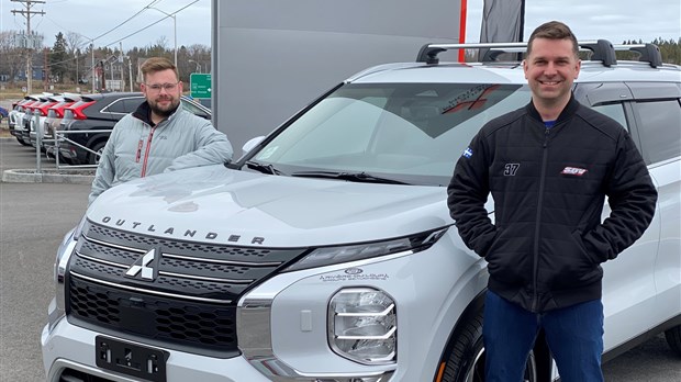 Simon Dion-Viens signe un partenariat majeur avec Témis Chrysler et Rivière-du-Loup Mitsubishi