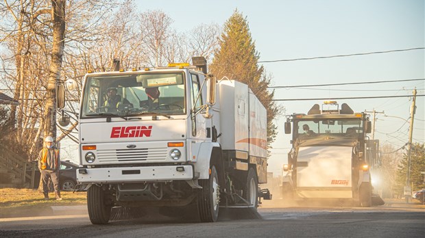 La valse des grands balais reprend à Rivière-du-Loup