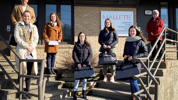 Deuxième place au Concours de cas Mallette pour des étudiants en Techniques administratives