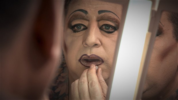 Incursion dans l’univers de la dragqueen Tante Gaby
