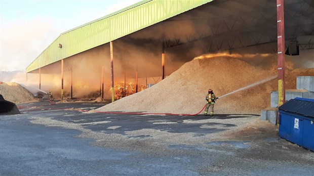 Incendie à l'usine Multifib de Dégelis
