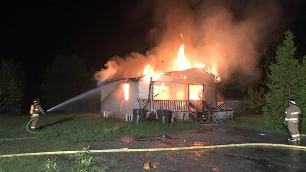 Un incendie fait un blessé grave à Pohénégamook