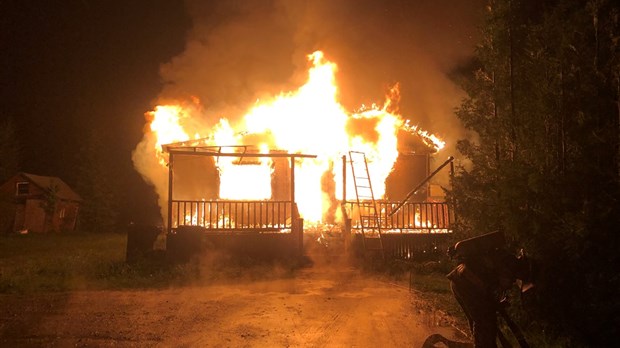 Incendie à Pohénégamook, un pompier électrisé