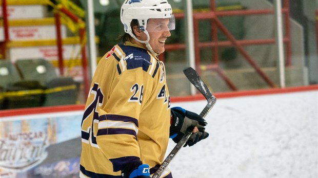 Gabriel Bourque signe avec le Rocket de Laval