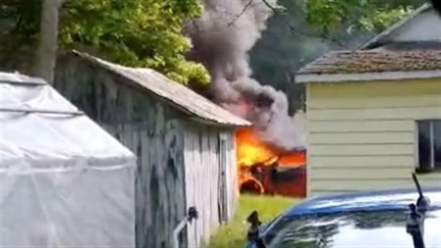 VIDÉO | Incendie de véhicule à L'Isle-Verte 