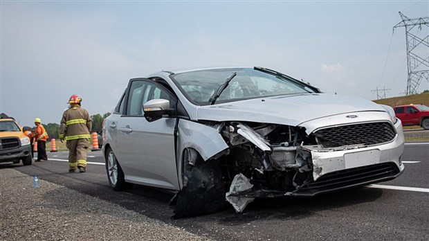 Une automobiliste fauche une signalisation du MTQ 