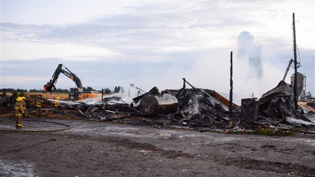 Une ferme laitière détruite par un incendie à Saint-Arsène