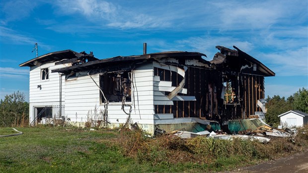 Une maison est la proie des flammes à Saint-Arsène