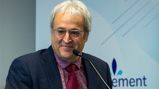 Le ministre Dufour toujours absent pour les producteurs forestiers, regrette l’oppositon officielle 