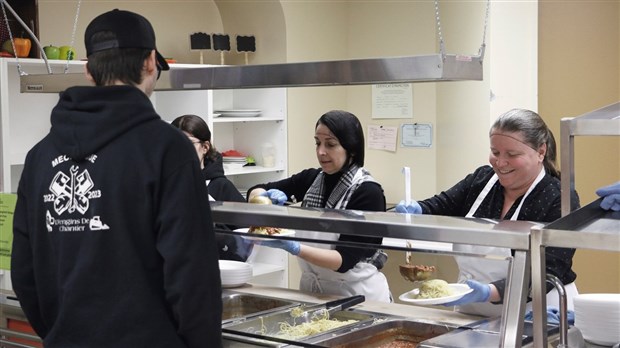 Dîner spaghetti pour tous les élèves du CFP Pavillon-de-l’Avenir