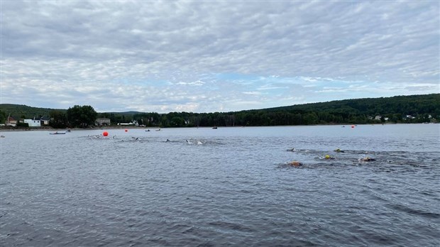 Multiathlon Témiscouata remet 2 100 $ en dons