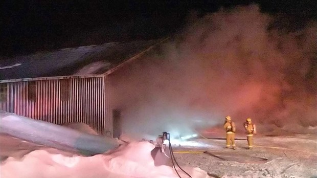 Incendie dans un bâtiment agricole de Sainte-Françoise 