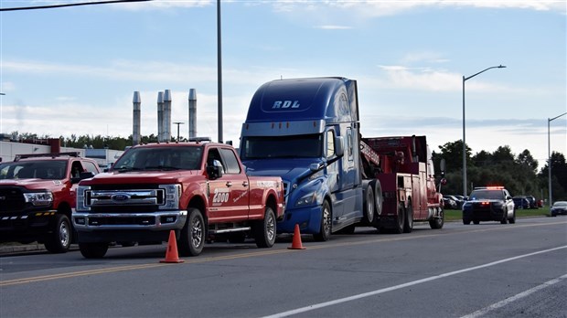 Un accident cause un important déversement de diesel à Rivière-du-Loup 