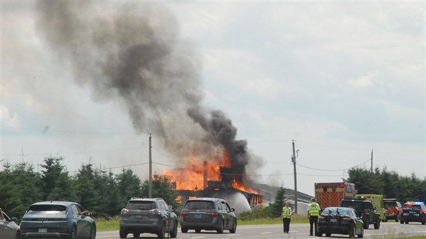 Un incendie détruit une maison à proximité de la 185 à Saint-Louis-du-Ha! Ha!