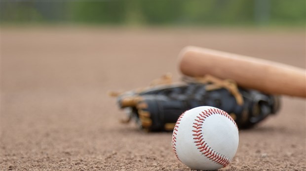 Un nouveau programme de baseball parascolaire voit le jour au CSSFL