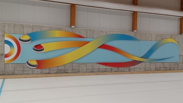 Une fresque murale au Centre de Curling Prelco 