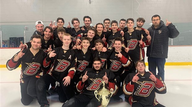 Le Blitz M19 du Témiscouata remporte un deuxième tournoi de suite