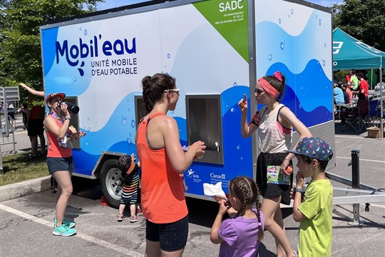 Première saison réussie pour le projet Mobil’eau : 6 800 bouteilles d’eau en plastique évitées