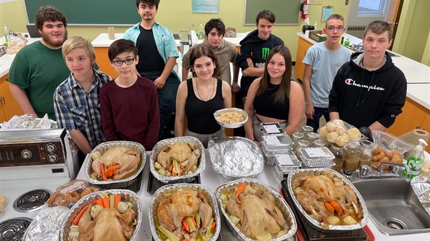 Dindes et beignes tout juste avant les Fêtes pour 13 familles du Transcontinental
