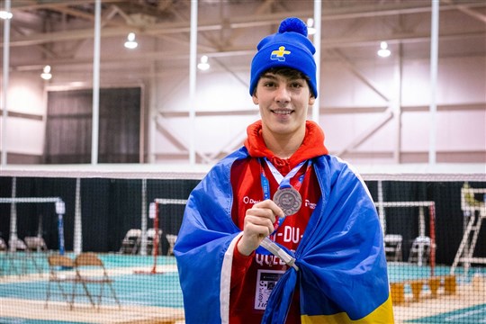 Deux médailles pour les athlètes en badminton du Collège Notre-Dame