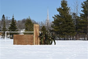 Simulations d’opérations offensives militaires au Parc du Campus-et-de-la-Cité 