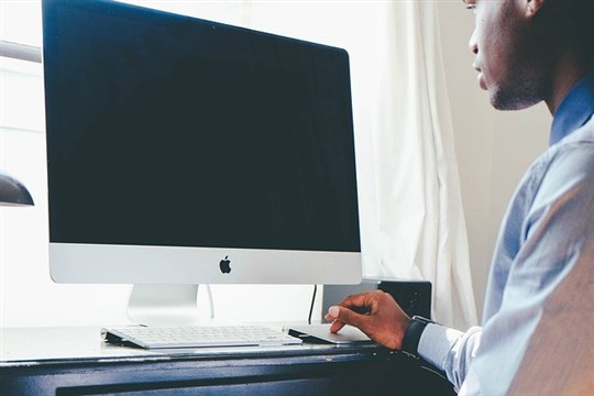 Quatre astuces pour postuler en tant que personne immigrante