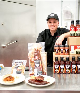 Pat BBQ brille à l'American Royal BBQ Rub & Sauce 2023 