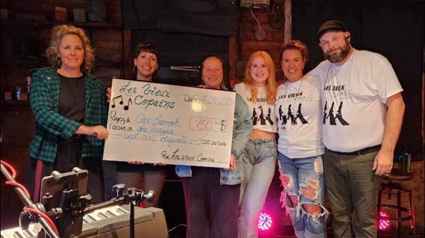 Le groupe de musique Les Vieux Copains donne 750 $ à Croc-Ensembles des Basques
