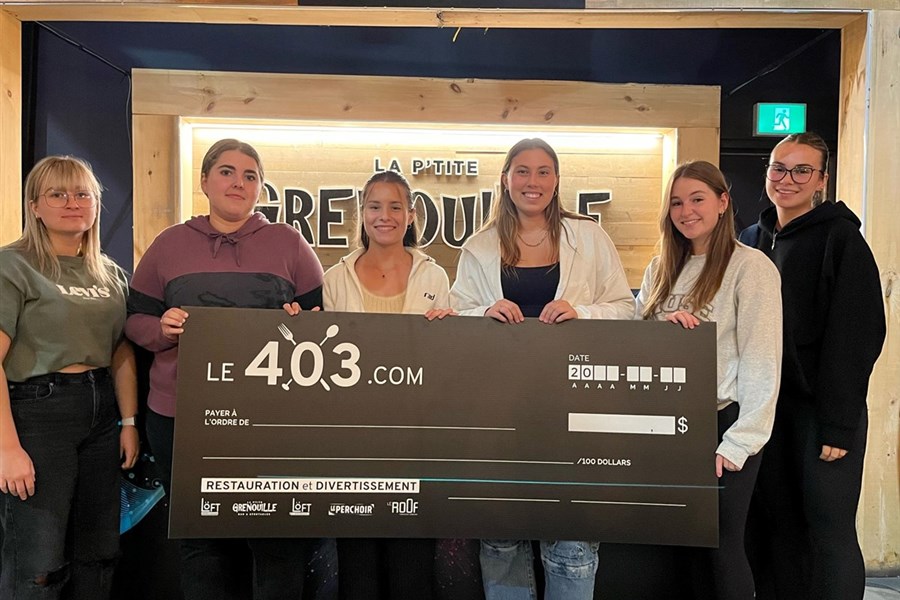 Des étudiantes en Soins infirmiers ont amassé 1800$ à la P’tite Grenouille de Rivière-du-Loup