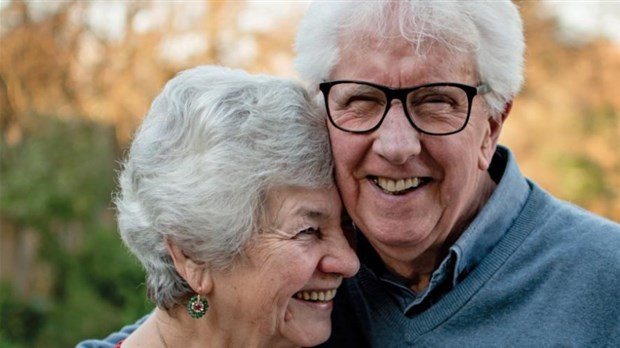 Les Sociétés Alzheimer: le premier lien vers du soutien dès les premiers signes 