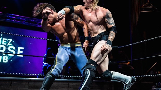 Mikey Thunder récompensé par la Thetford Ultimate Wrestling