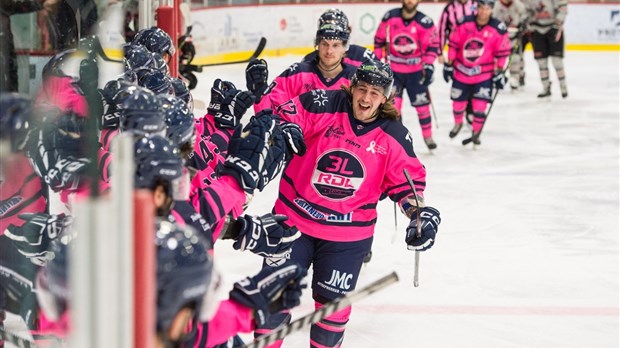 Place à la 9e édition du Match en rose des 3L de Rivière-du-Loup