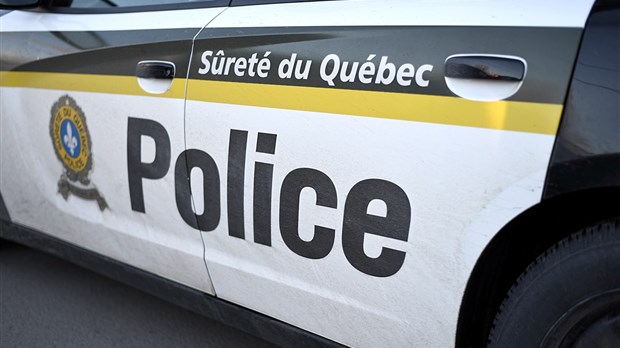 Collision entre une motoneige et un véhicule à Rivière-du-Loup