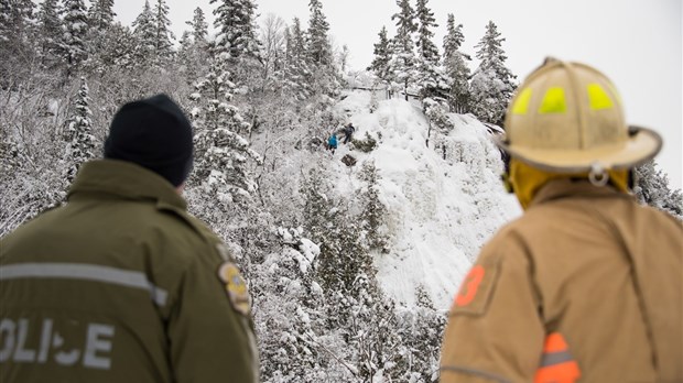 Opération de sauvetage suspendue au parc des Chutes de Rivière-du-Loup