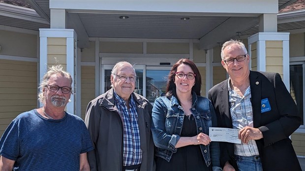 Les Chevaliers de Colomb de Trois-Pistoles remettent 1000 $ à la Maison Martin-Matte