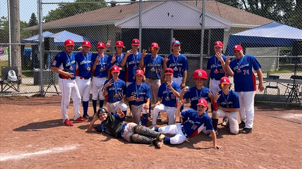 Les Riverains 15U AA médaillés de bronze à Trois-Rivières 
