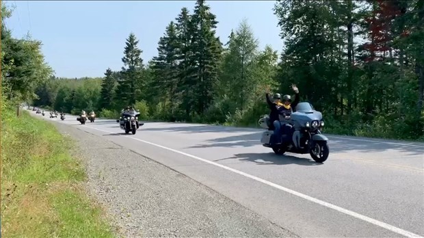 Randonnée à moto pour soutenir les personnes atteintes de cancer