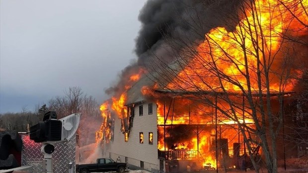 Une résidence détruite par les flammes à Saint-Alexandre-de-Kamouraska 