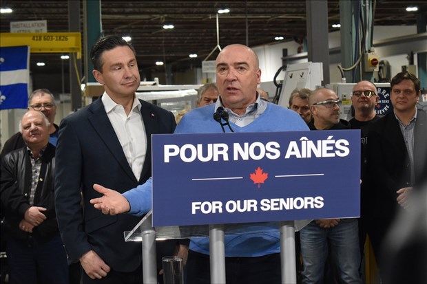 Pierre Poilievre présente ses mesures pour les aînés à Montmagny