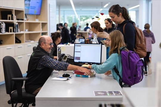 Un record et des conférences pour la bibliothèque Françoise-Bédard