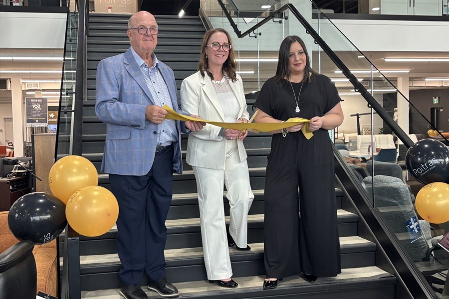 Poitras Meubles et Design inaugure ses nouveaux locaux à Rivière-du-Loup