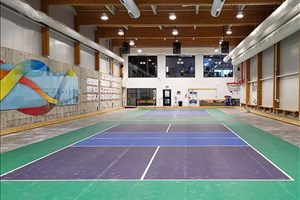 Du pickleball au Centre de curling Prelco 