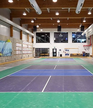Du pickleball au Centre de curling Prelco 