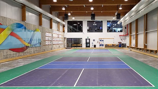 Du pickleball au Centre de curling Prelco 