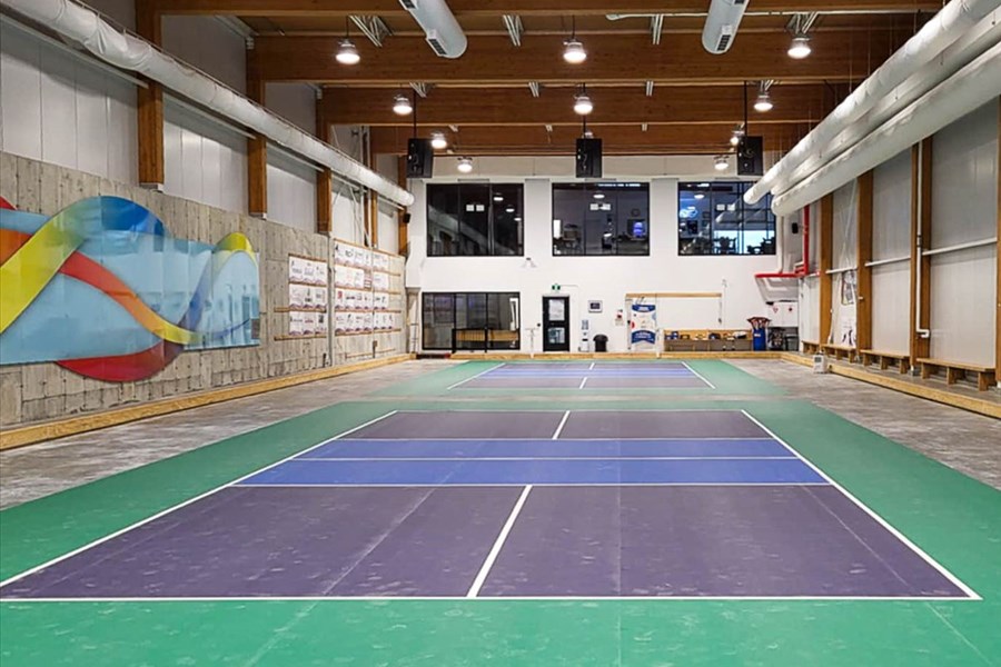 Du pickleball au Centre de curling Prelco 