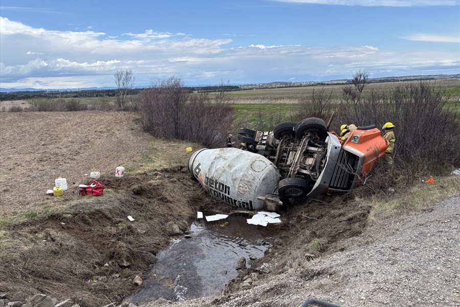 Une bétonnière se renverse sur la route 291 à Cacouna