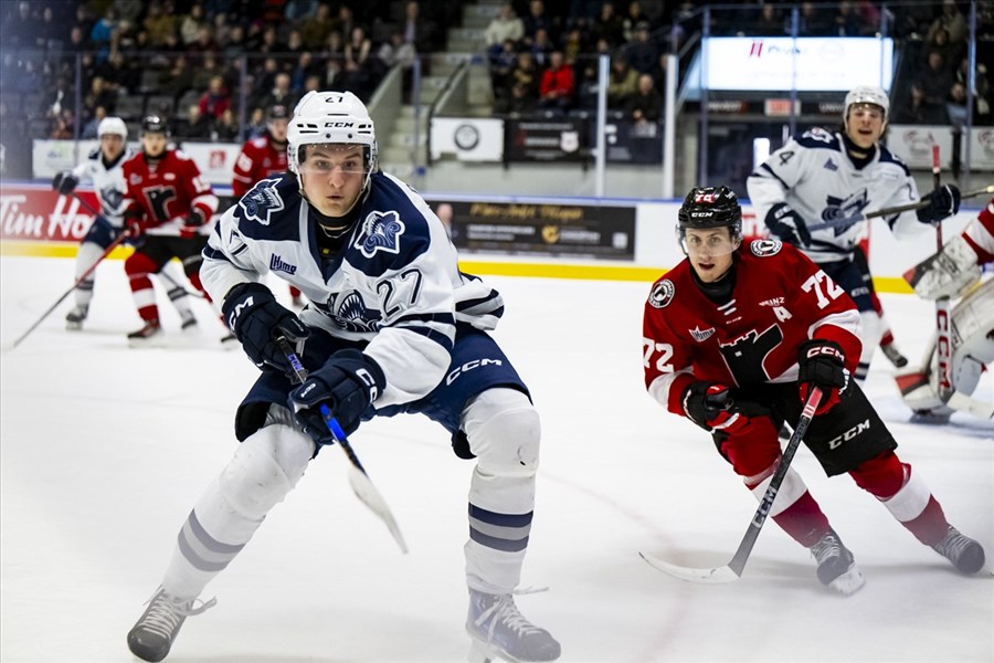 Un match Océanic-Remparts à Rivière-du-Loup le 6 septembre 